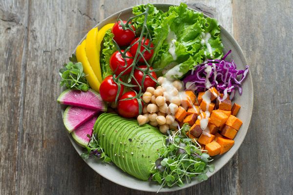 jeune-geneve-se-reposer-jeunant-guerir-microbiote-intermittent-nutrition-sonotherapie-diete-alimentation-jeuner-mediation-yoga-sejours-bains-sonores-spa-etude-chuv-randonnee