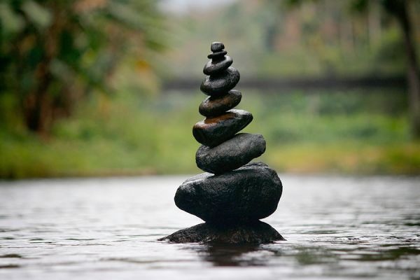 jeune-geneve-se-reposer-jeunant-guerir-microbiote-intermittent-nutrition-sonotherapie-diete-alimentation-jeuner-mediation-yoga-sejours-bains-sonores-spa-etude-chuv-randonnee