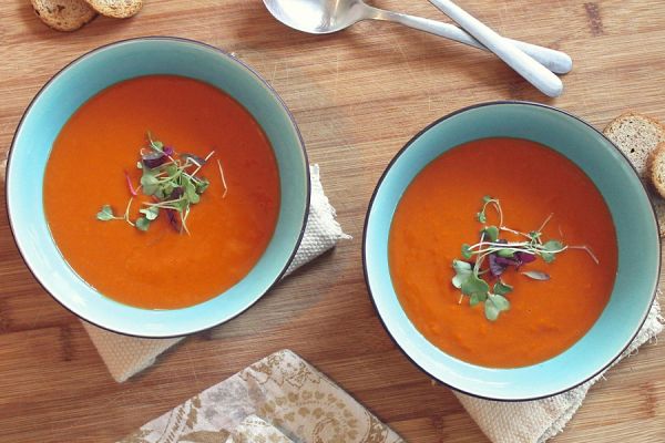 jeune-geneve-se-reposer-jeunant-guerir-microbiote-intermittent-nutrition-sonotherapie-diete-alimentation-jeuner-mediation-yoga-sejours-bains-sonores-spa-etude-chuv-randonnee